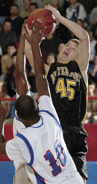 js010909HoopsBett@CentralBoys